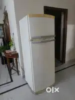 Whirlpool 350 Lts double door