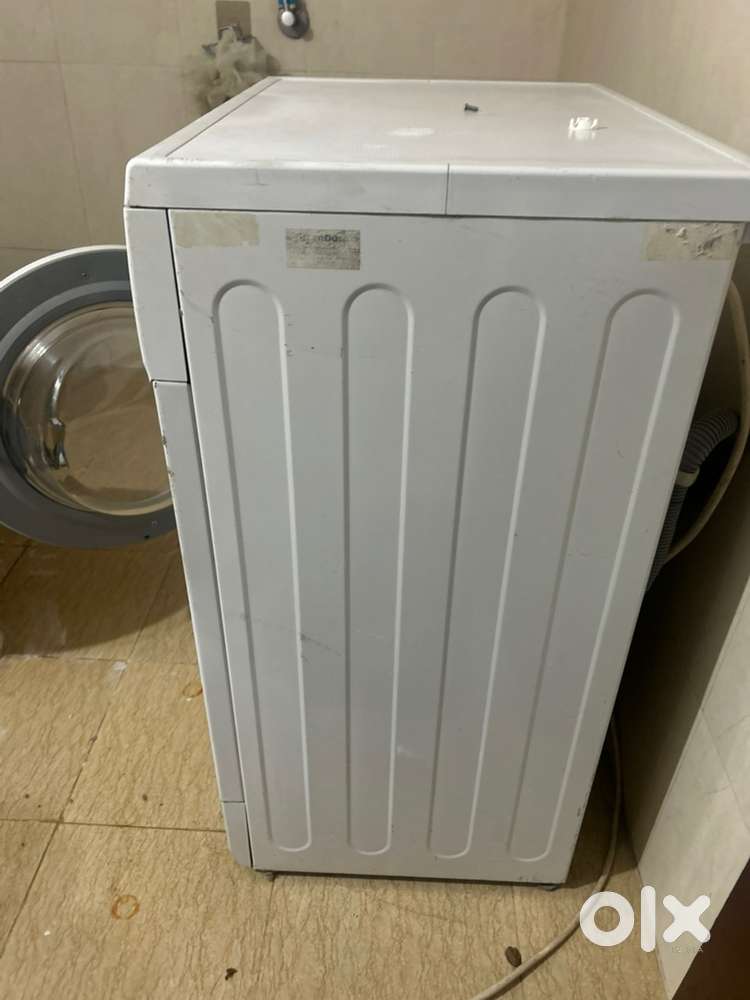 Front load fully automatic LG Direct Drive 5.5kg