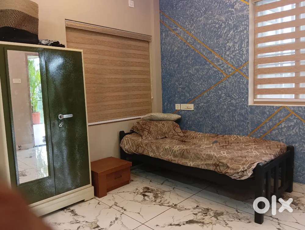 Studio apartment 1gents allowed// kakkanad infopark walkable distance