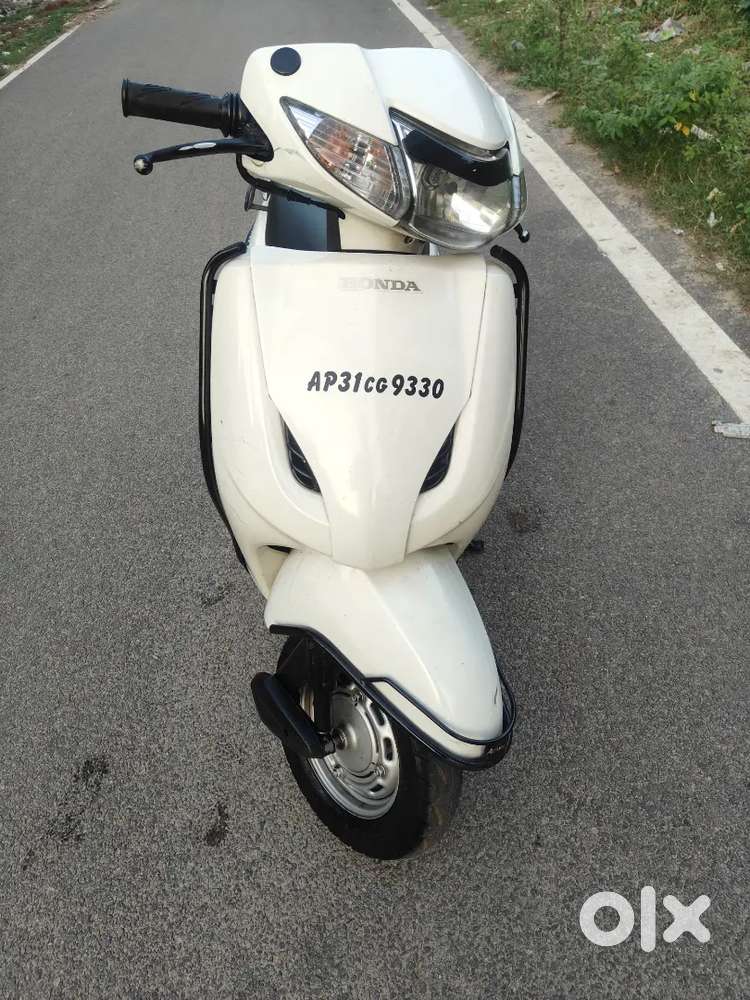 Activa 110cc vehicle for urgent sale like new condition