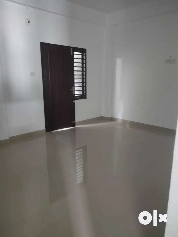 Appartments for rent Near To MES Medical College Puthanagadi