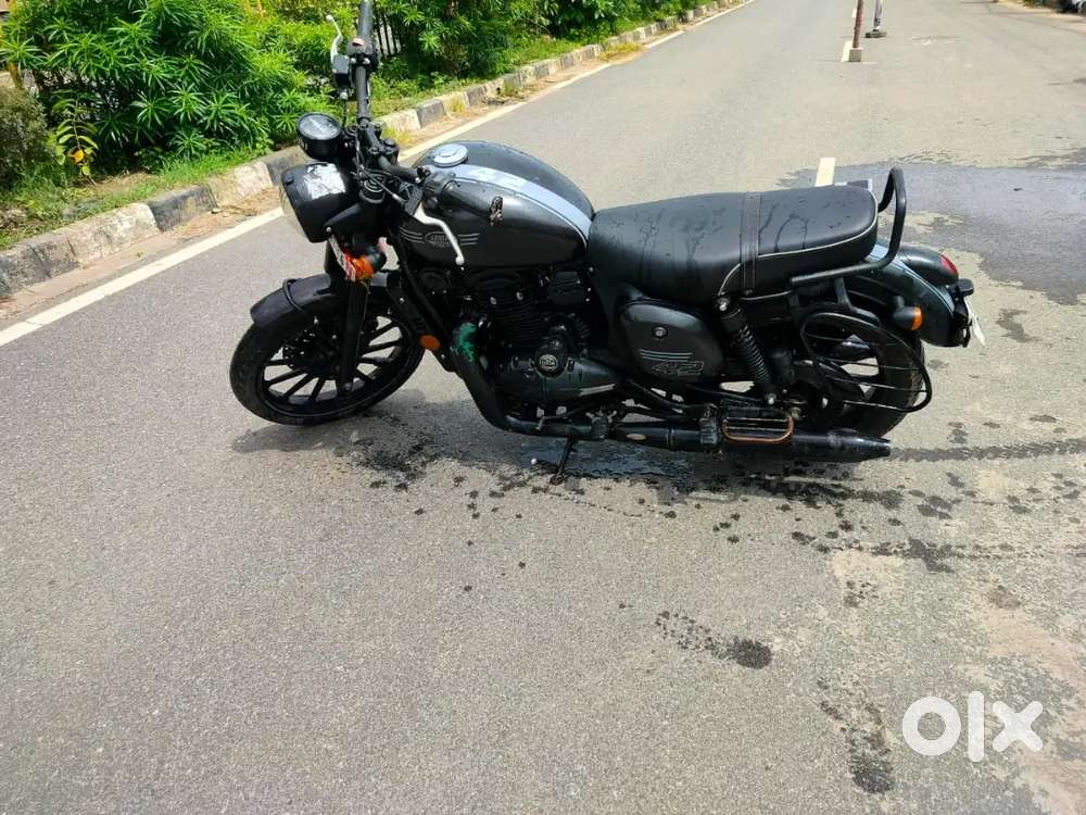 JAWA 42 BLACK COLOUR