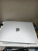MacBook Air M2 (1 Year Old) - Great Condition (Screen Not Working)