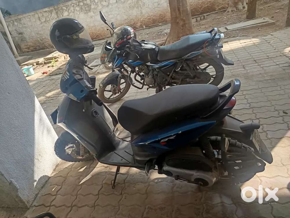 One handed used, zero maintenance , Nice condition