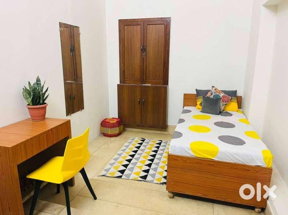 available pg room in dwarka sector 12