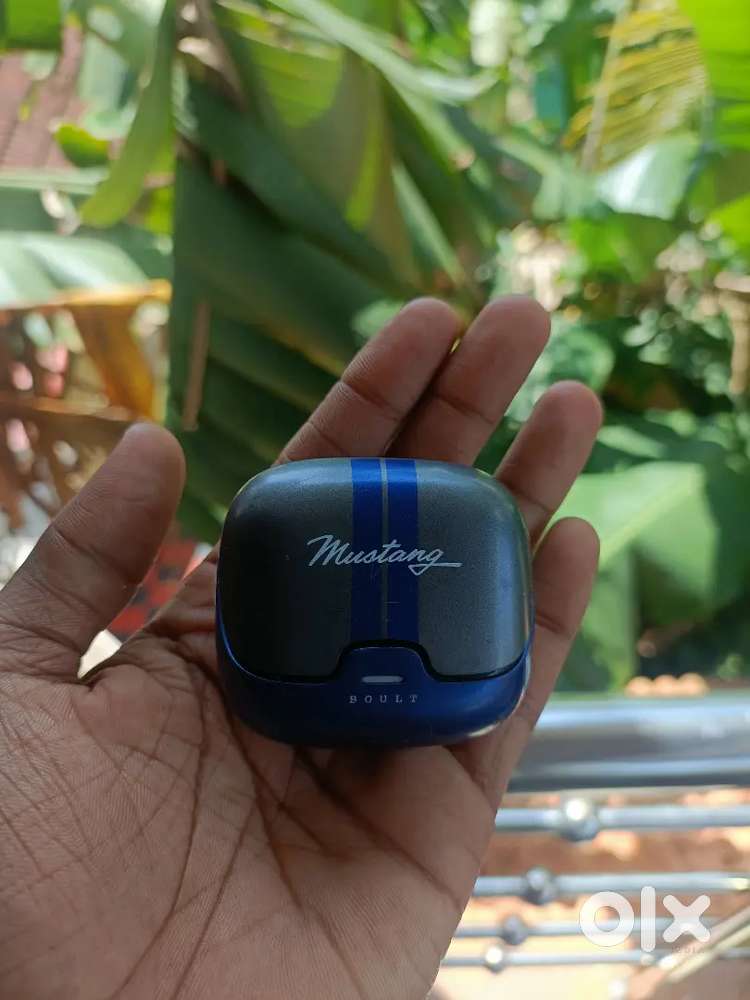 Boult Mustang dash airpod