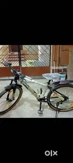 21 Gear cycle black and golden colour