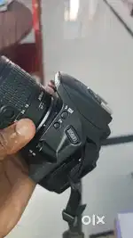 Canon d5600 mint condition with 2 lights
