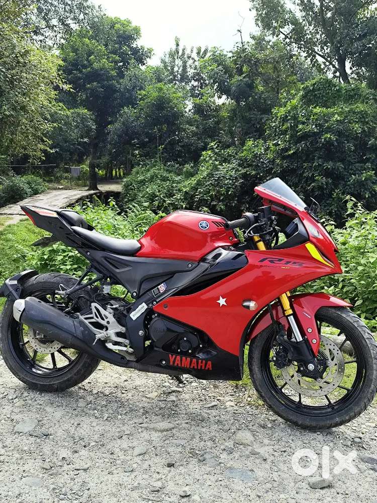 Yamaha R15 v4 Red colour BS6