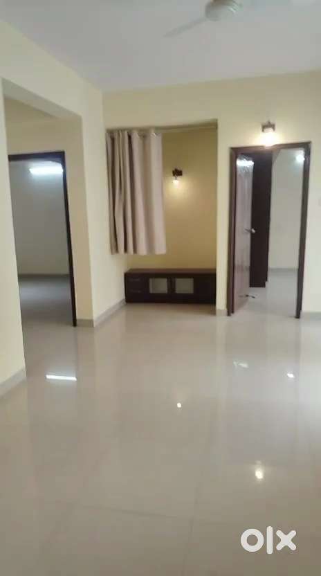 3 BHK semi furnished - Kadugodi- Sraddha Whitecliff - next to rolla