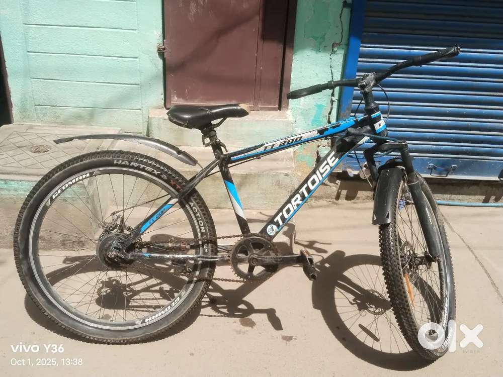 2 disc brakes good in condition 2 years old smooth consumption