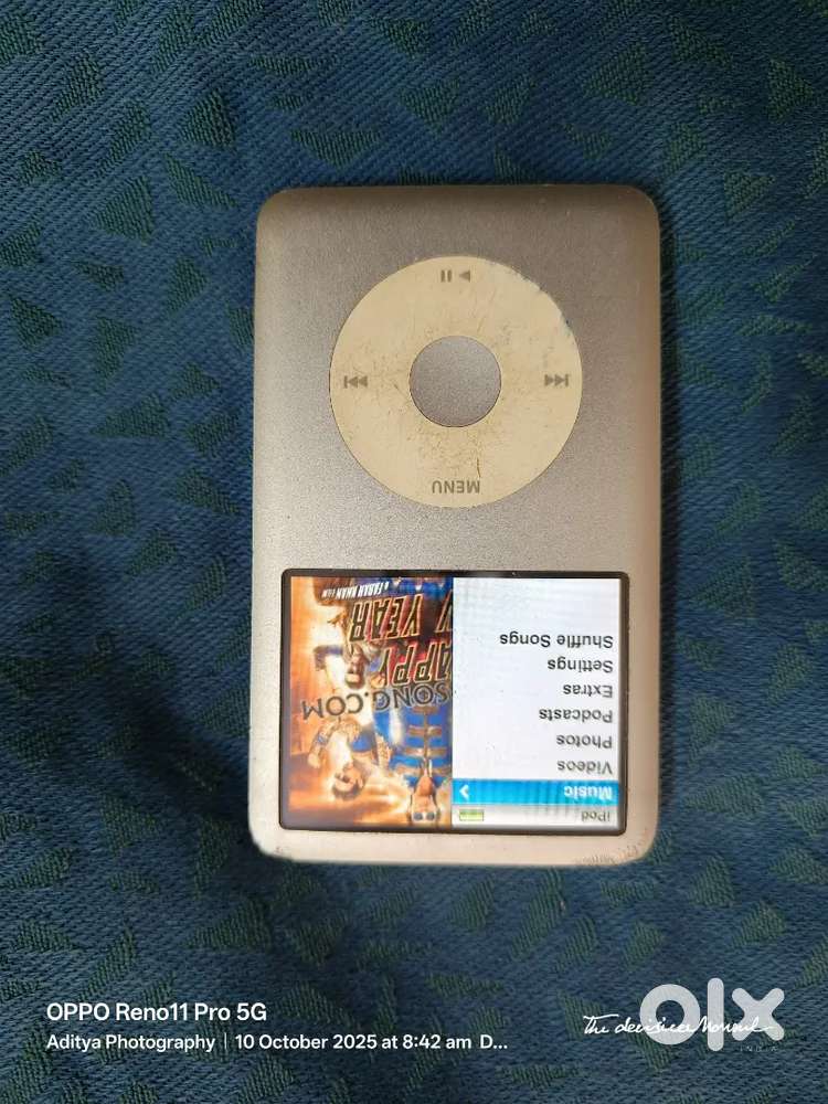 Apple iPod classic 160GB 7th Generation Silver