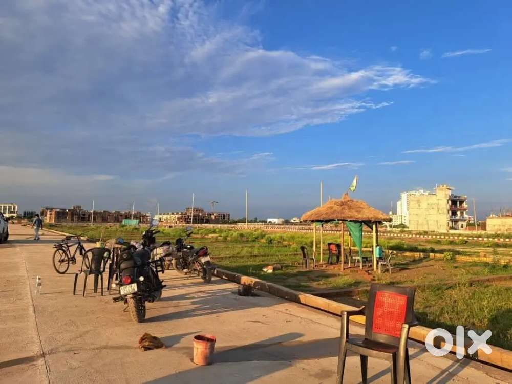 लखनऊ जलसा  Resort se Kuchh hi Duri per plot Kisan path Outer Ring Road