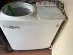 Lloyd washing machine semi auotmatic