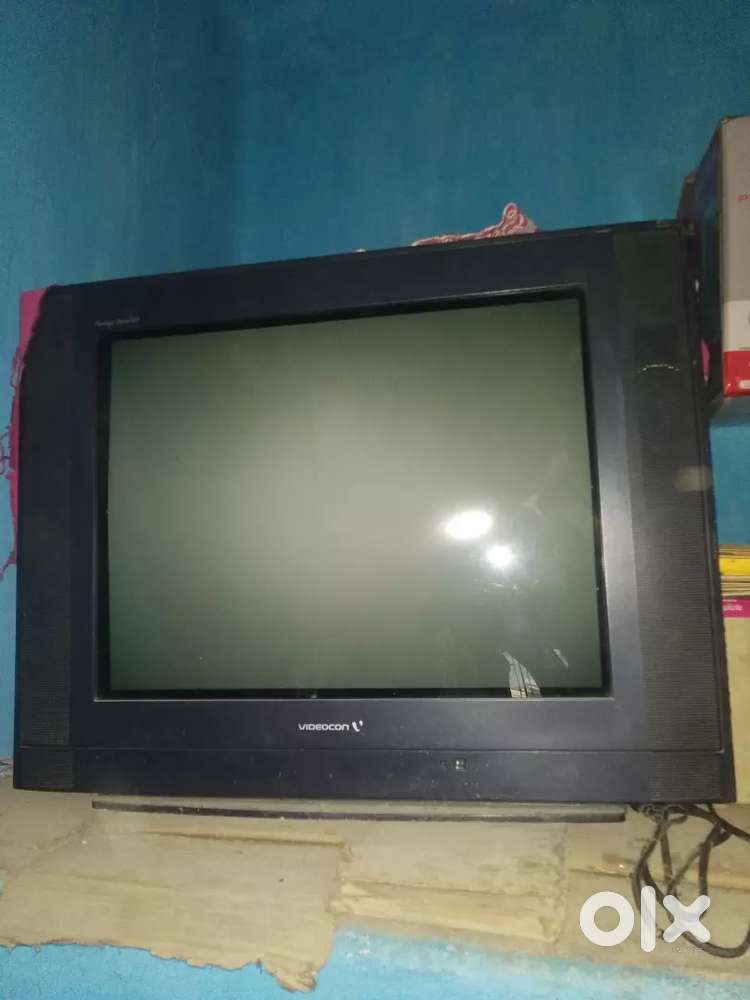 Old tv very good condition this tv has colour full