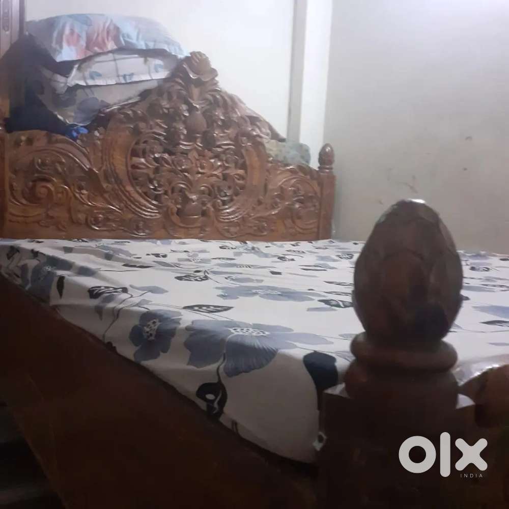 Sagwan furniture in new condition