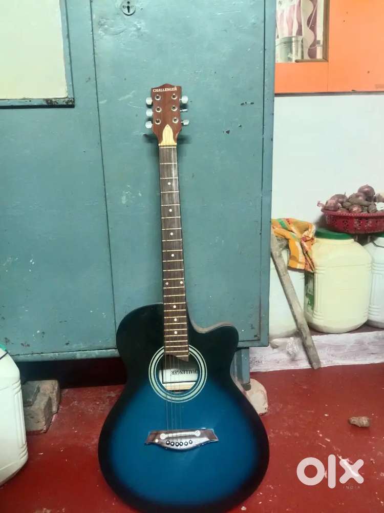 Acoustic guitar urgent sell