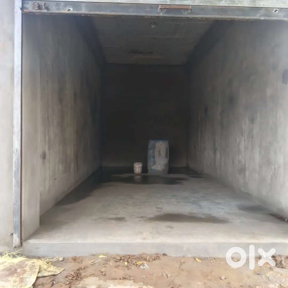NEWLY CONSTRUCTED SHOP FOR RENT.