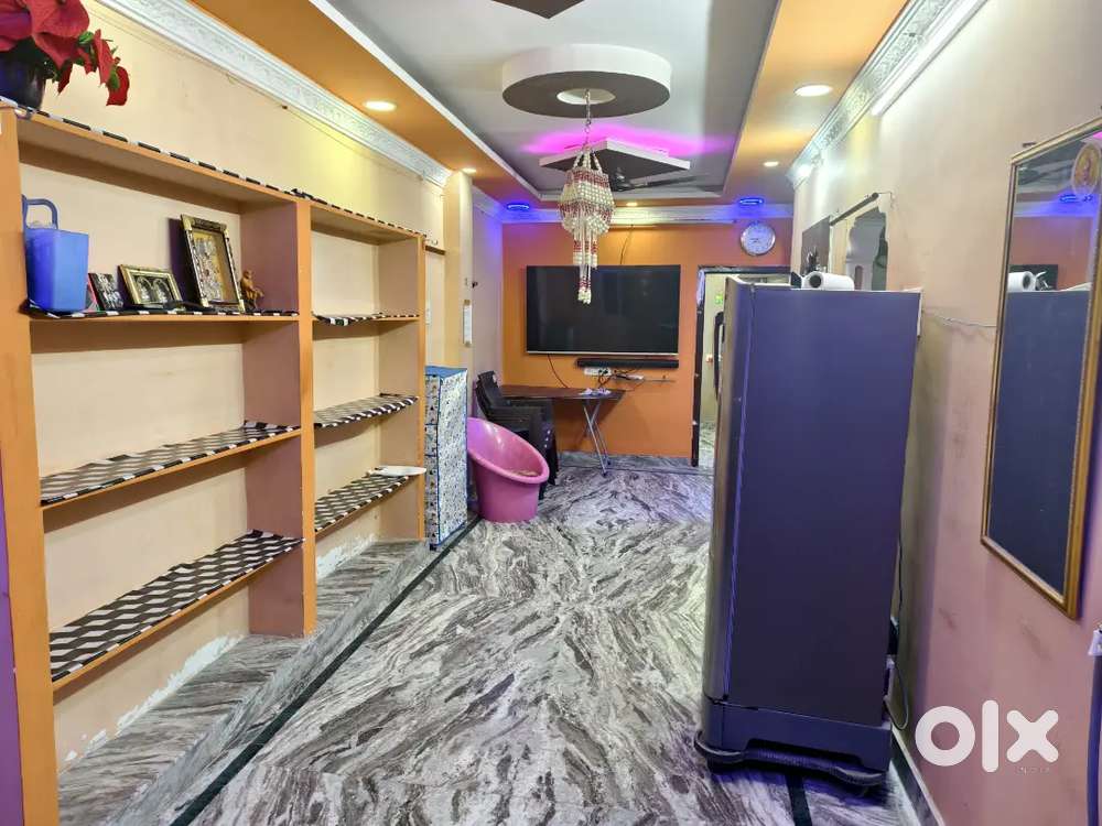 Beautiful 1 bhk house with all 5 star amenities.
