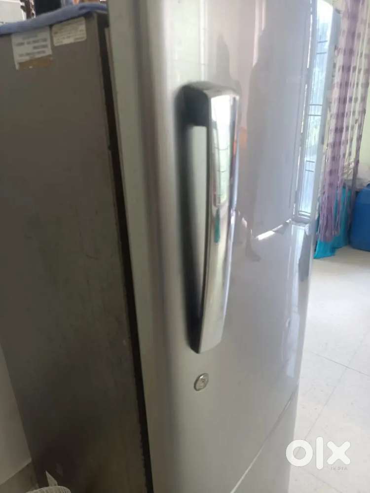 Samsung Digital inverter 5star 212 ltr fridge