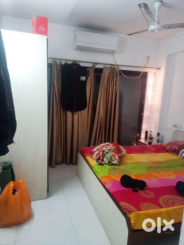One room availiable in a 2bhk fully furnished flat