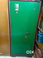 Wardrobe sale now please contact me ( urgently )