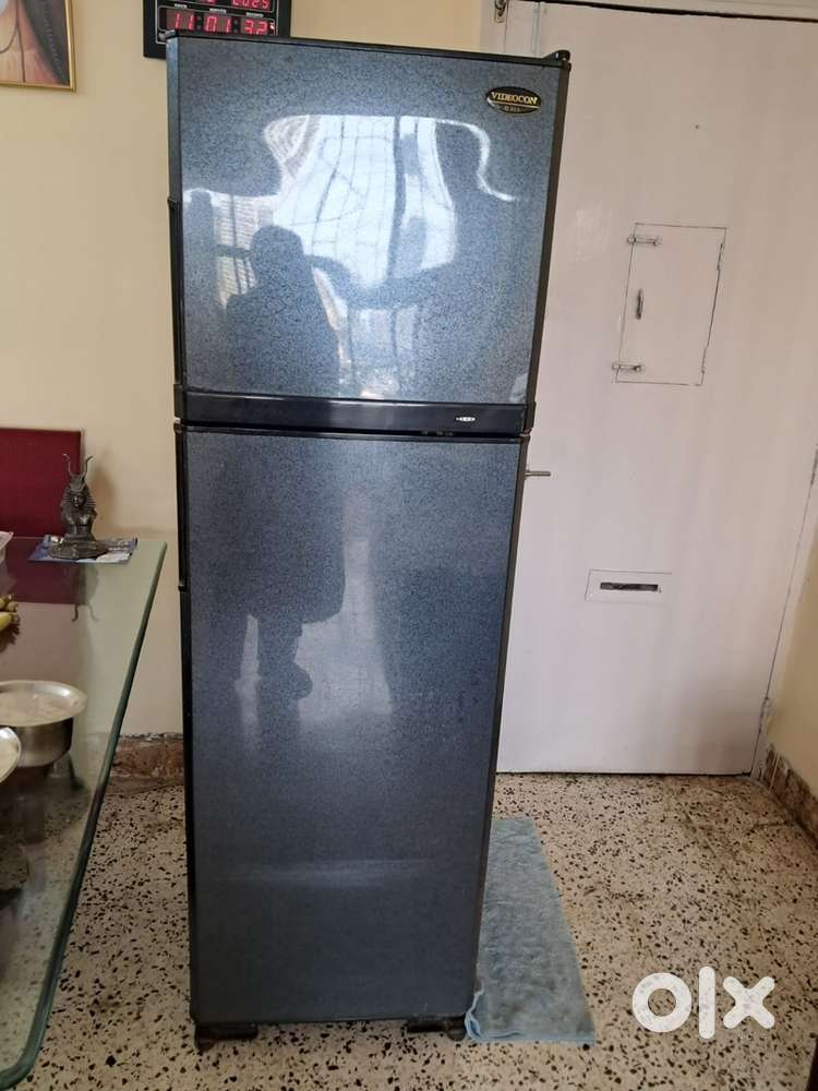Whirlpool 300L double door fridge