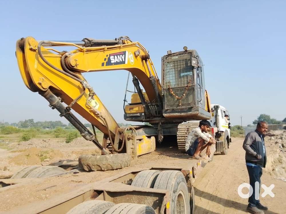 SANY Excavator with Breaker  2020 Model  Good Condition  8580 hrs
