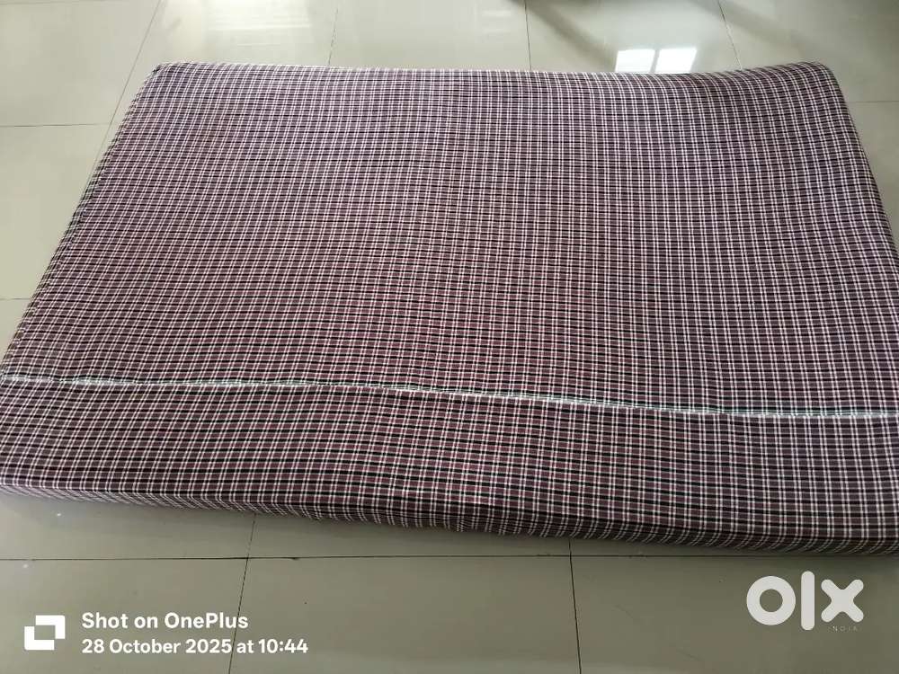 Deevan mattress in very good condition
