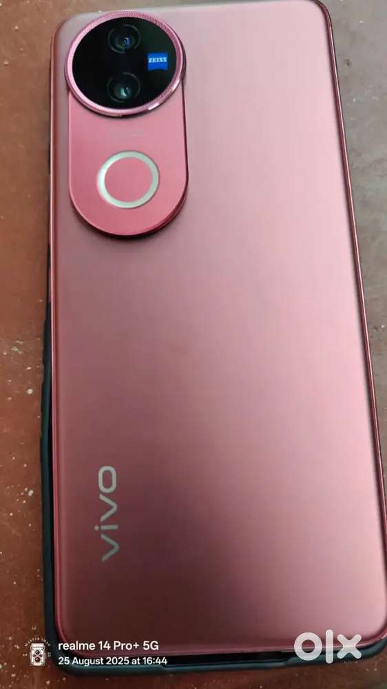 Vivo v50 4 month use only