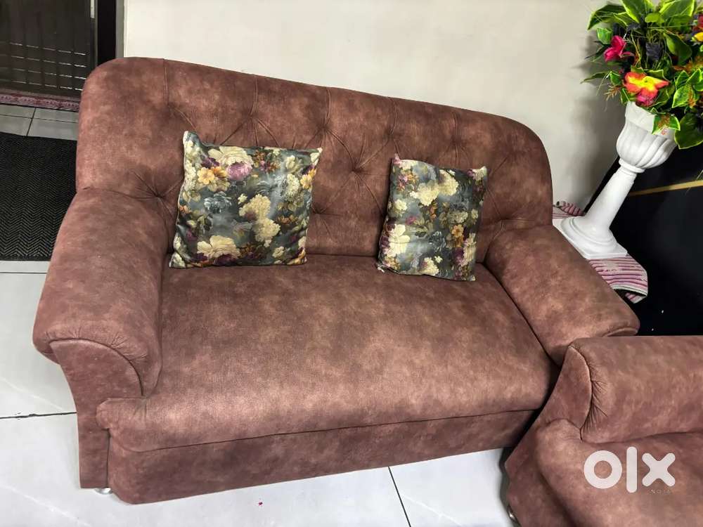 Premium 5-Seater Sofa Set with Glass Center Table Excellent Condition