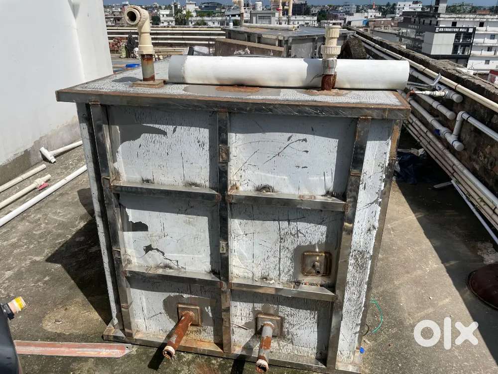 Hot water tank still body