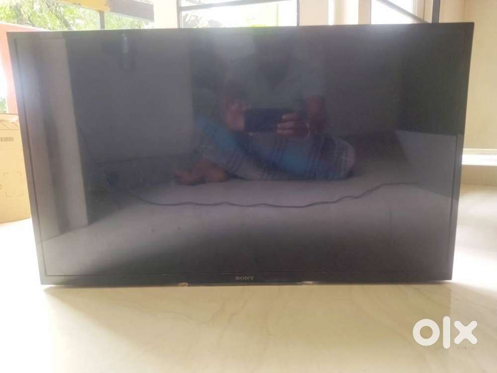 SONY 32 INCH LED