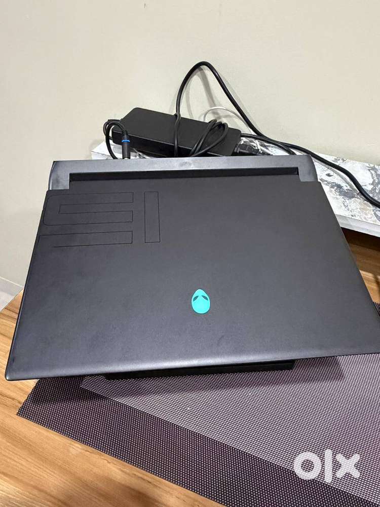 DELL Alienware m15 R7  i7 12th Gen  RTX 3060 6GB  165Hz  Excellent