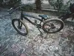 1  year old cycle hai Avon company ki hai