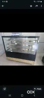 COMMERCIAL  SWEETS  FRIDGE