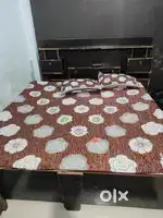 Double bed peti
