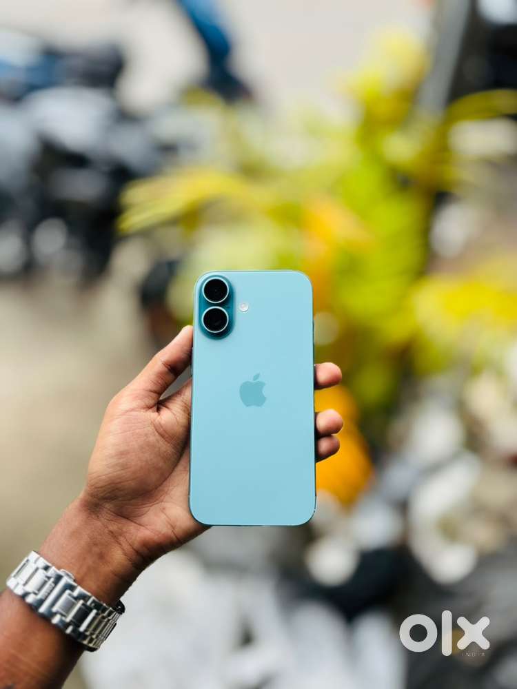 Iphone 16 ( 128GB ) 100% Bh 11 months warranty remaining full box