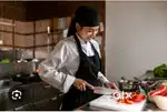 महिला कुक चाहिए जो खाना बना सके, कपडे धो सके और प्रेस कर सके