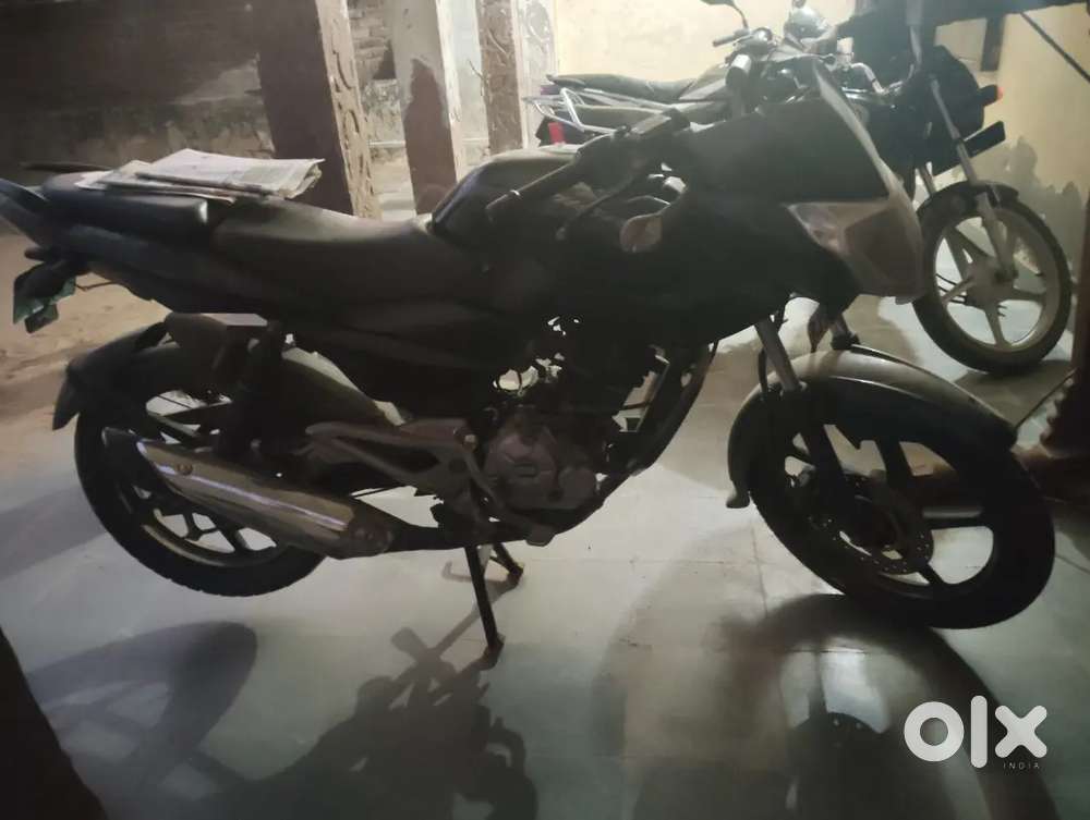 Pulsar 135 LS cherry black plasma is for sell