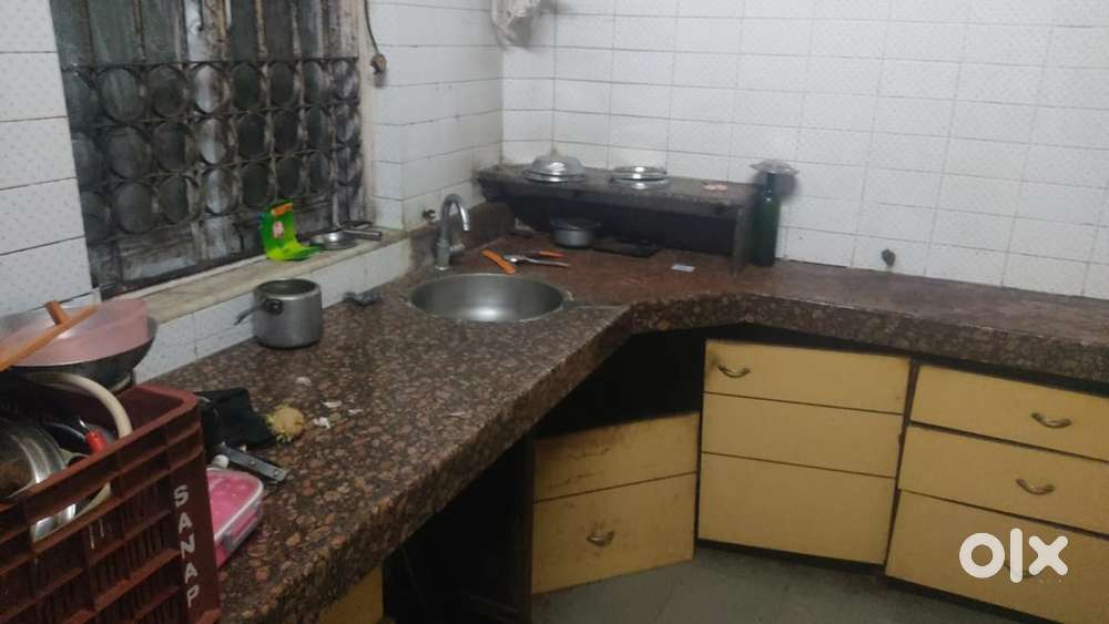 Urjently 2 bachlour Boys vaccancy available