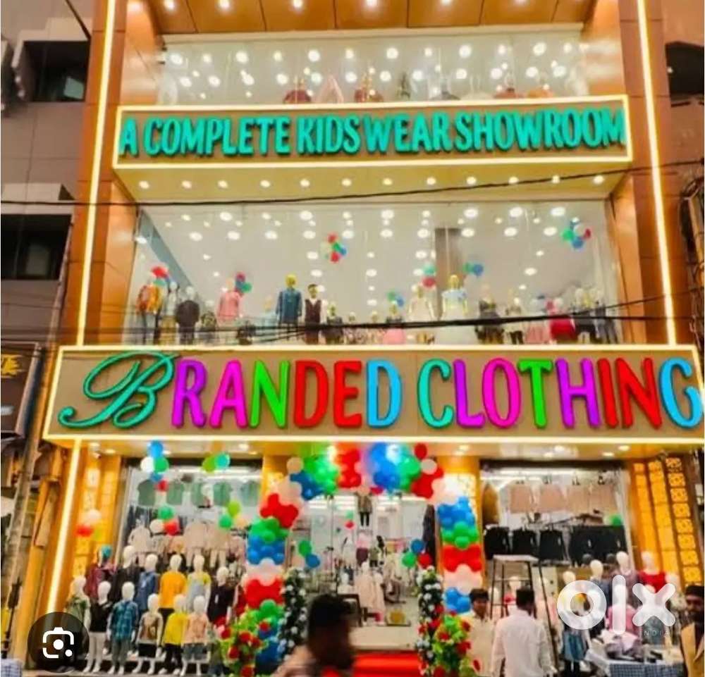 Branded showroom want staff Male female joining same day