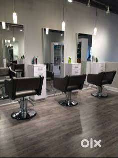 Urgent need hair cutter. Barbar