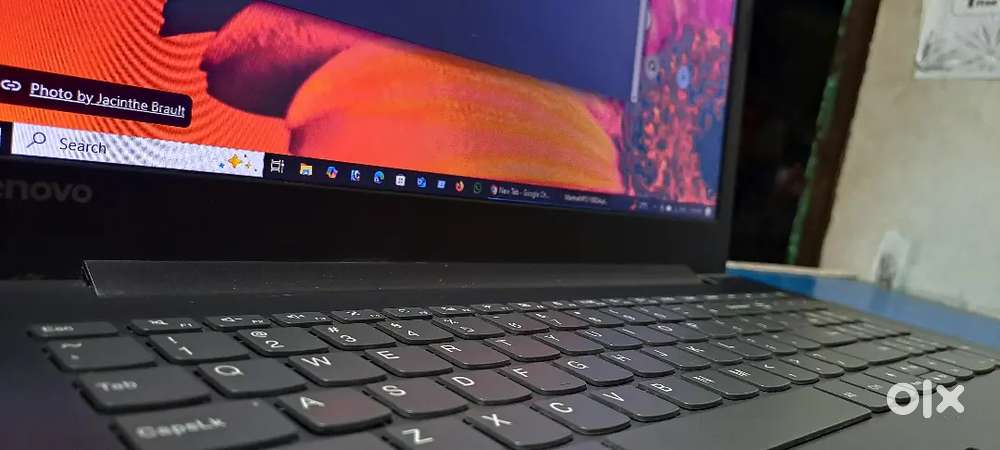 Laptop Lenovo IdeaPad 320, i3 processor. And original charger.