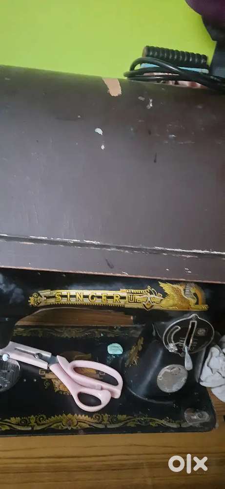 Singer sewing machine small  forsale