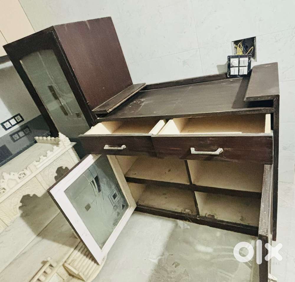 Office cum reception table for sale