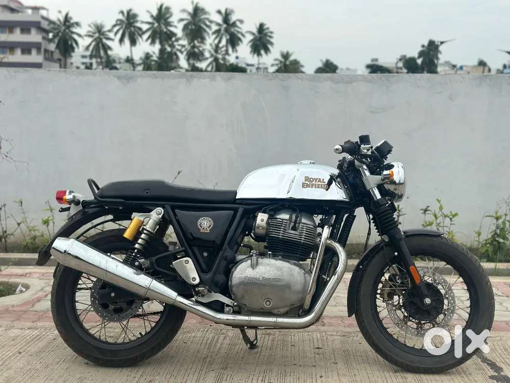 Showroom track vehicle