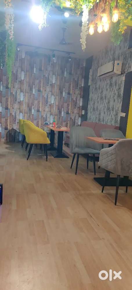 Cafe sale (250000-300000)