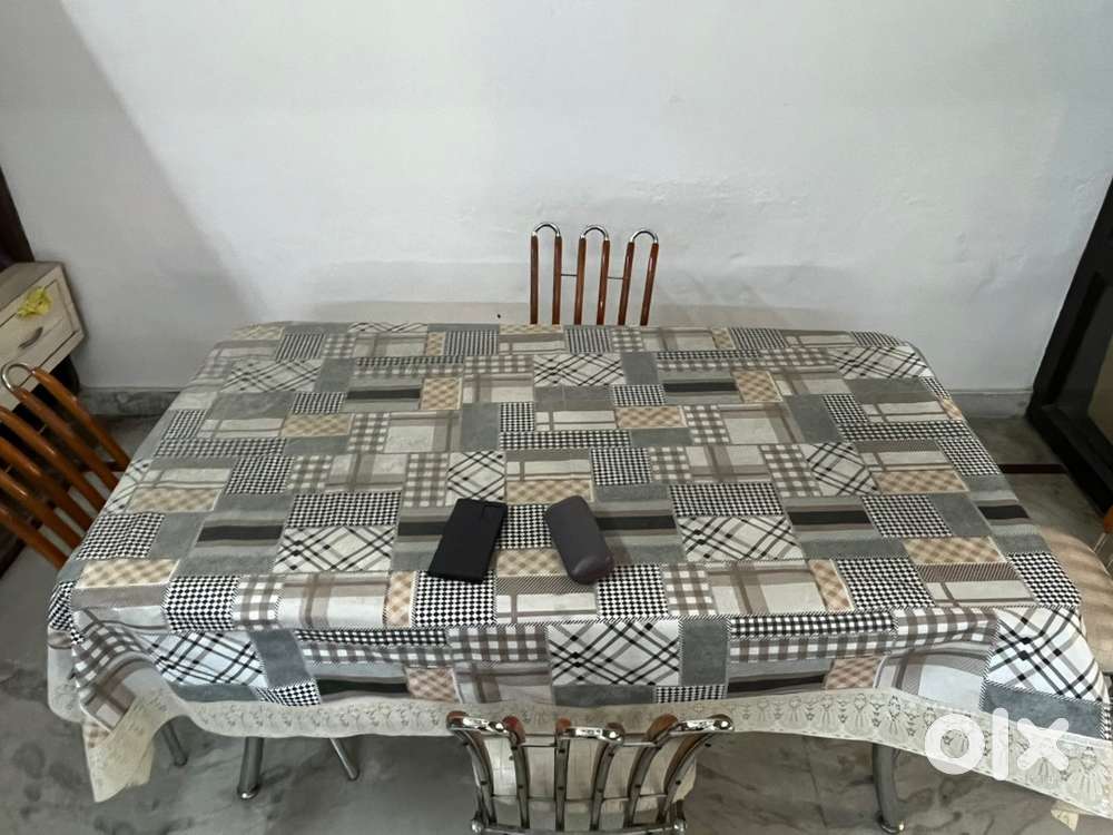 Dining table for sell urgent sell
