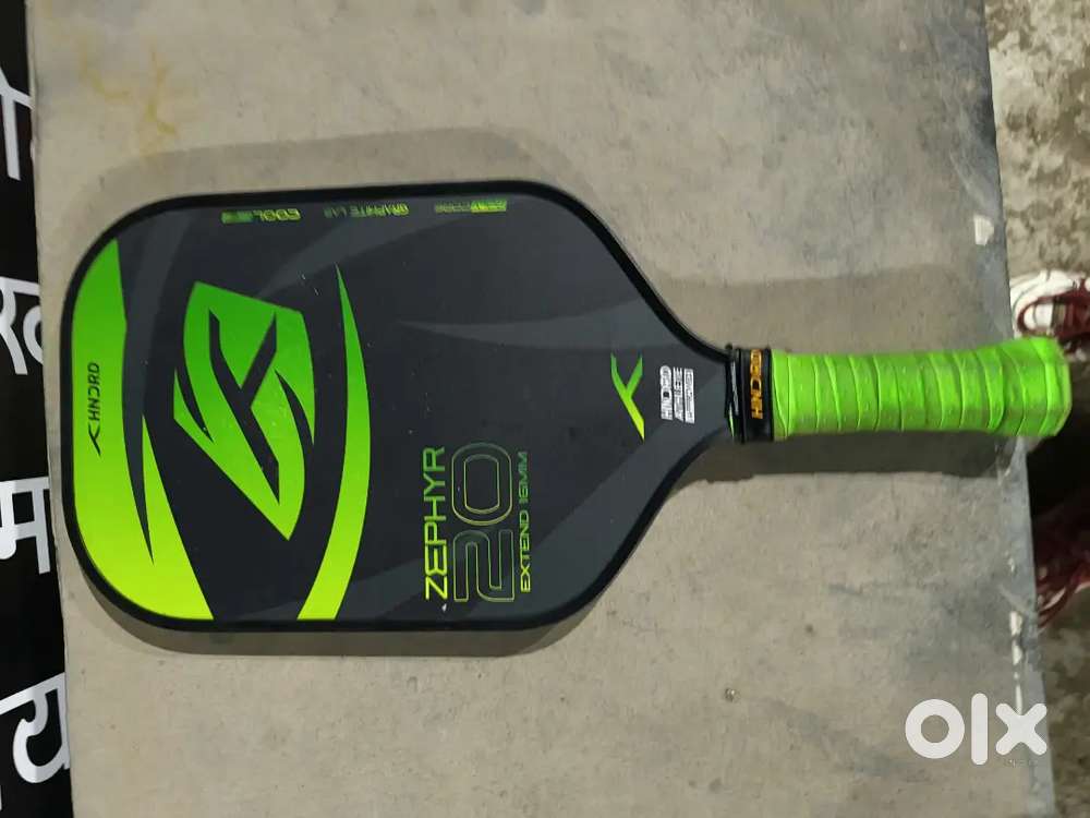 Hundred pickle ball paddle